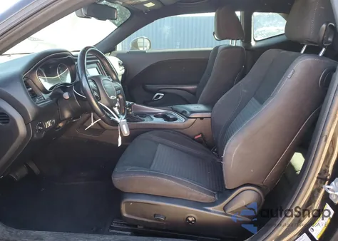 2016 Dodge Challenger Sxt z USA, uszkodzony, nr VIN 2C3CDZAG6GH284973